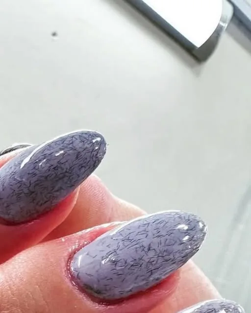 Серо-лиловый со стемпинг-узором — Sadia Nails